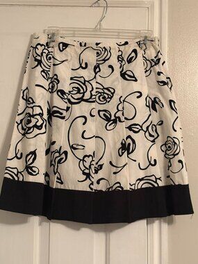 Tracy Evans Limited Black and White pleated skirt size 9